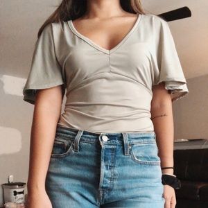 Flutter sleeve fitted top